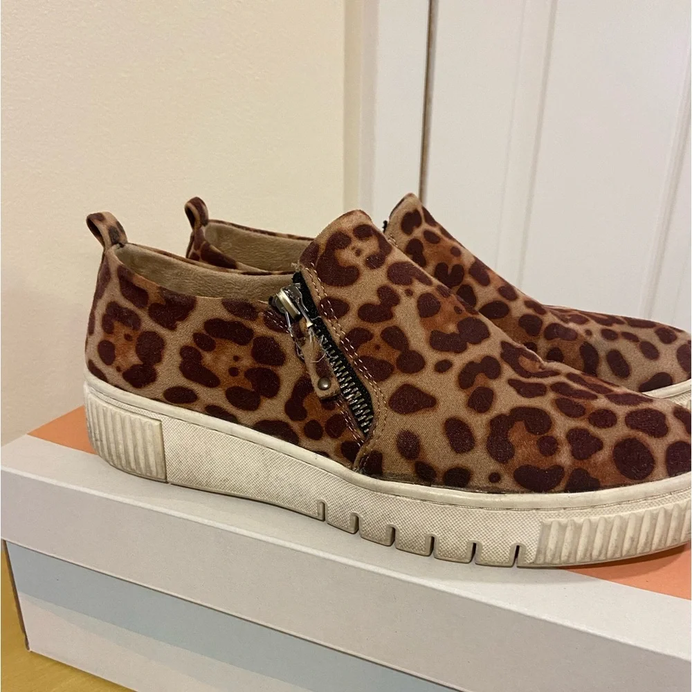 LAST CALL🎉🎉 SOUL by Naturalizer cheetah print. Size 8.5 - Picture 2 of 5